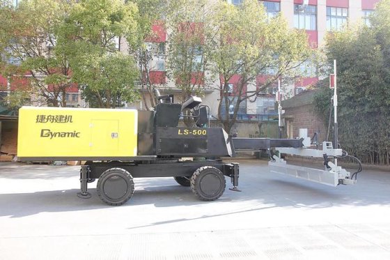 Dynamic 高质量乘坐式激光平地机