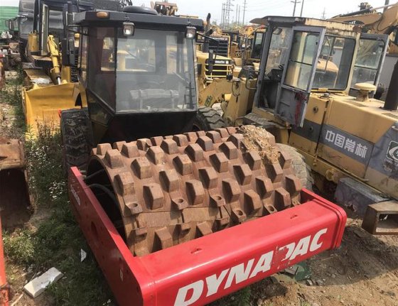 2015 dynapac CA302D