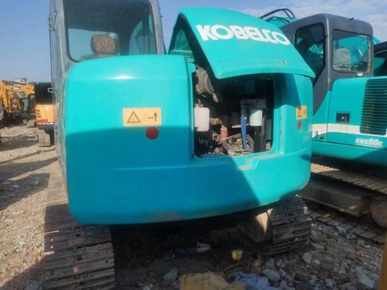 Kobelco SK75-8