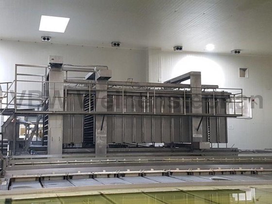 塩浴チーズトレイ用ローダーおよびアンローダー