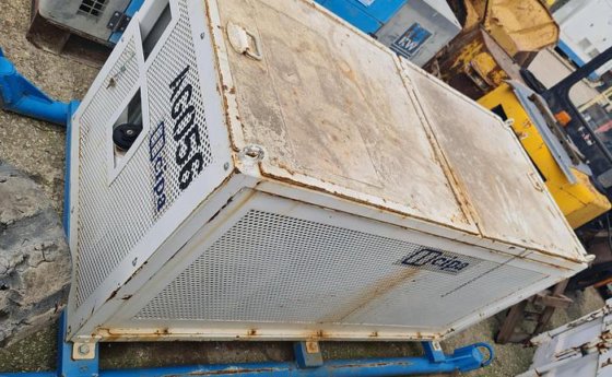 2015 発電機パーキンス - 25 kva