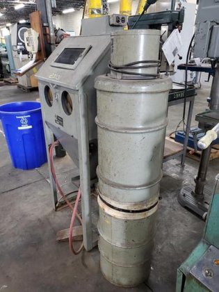 TRINCO DRY BLAST CABINET