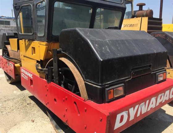 2016 dynapac CC211