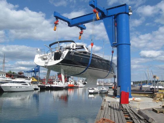 HT CRANE BZ