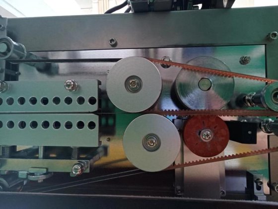 調節可能なヘッドが付いている自動バンド密封者の食品包装の袋のジッパー袋のヒート シーリング機械