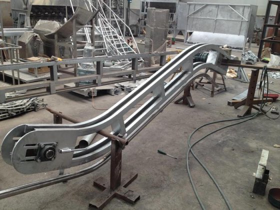 四分之一胴体斜坡卸载机 牛屠宰场设备 牛肉机械 清真屠宰中的牛肉机械