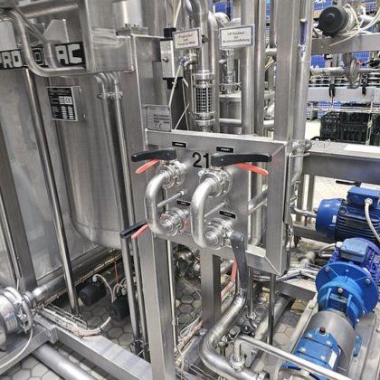 ペットボトル充填ライン