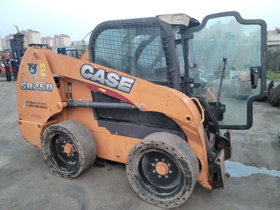 2015 CASE SR250