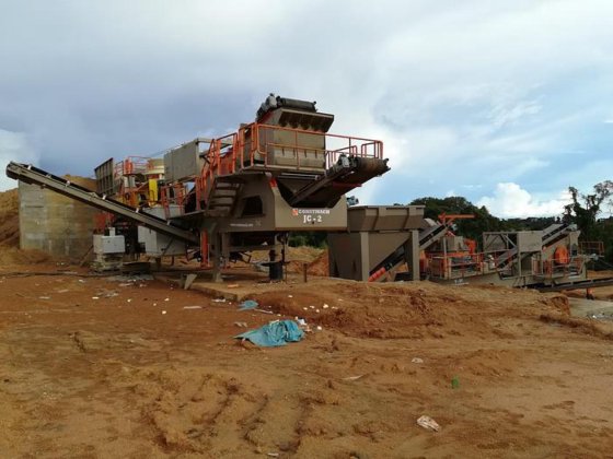 JCV-2 移动硬石破碎机