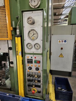 1996 Exner Press 2000 kN
