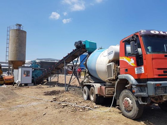 移动混凝土搅拌站