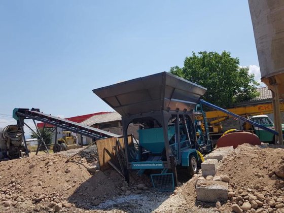 移动混凝土搅拌站