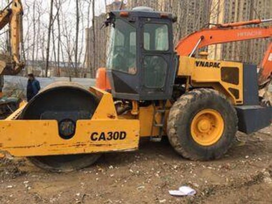 DYNAPAC CA30D