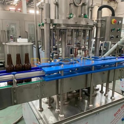 高品质酒精威士忌玻璃瓶玻璃管酒精灌装包装机热销中