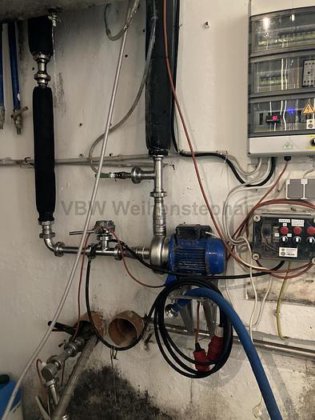 圧力タンク地下室