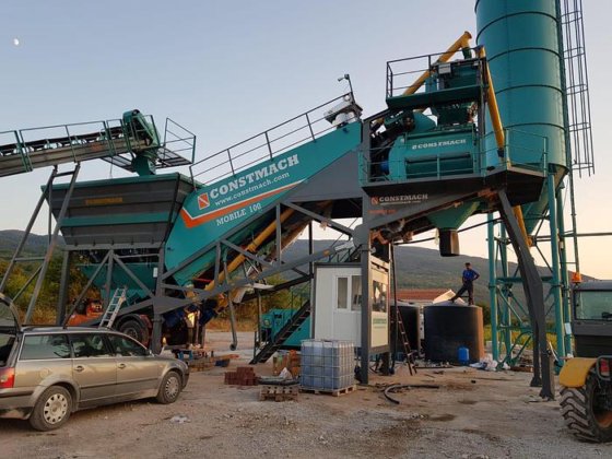 移动混凝土搅拌站