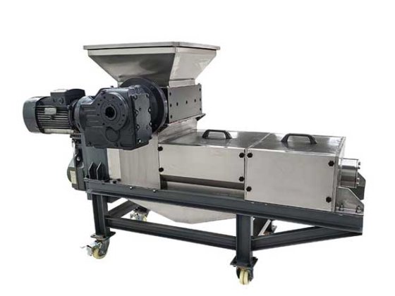 スクリュープレスセパレーター