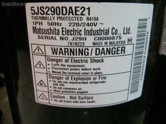 批量 20 台新空调压缩机