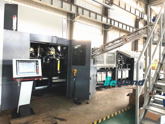 新型设计的饮用水制造吹瓶机、灌装机、旋盖机、贴标机和组合式包装机