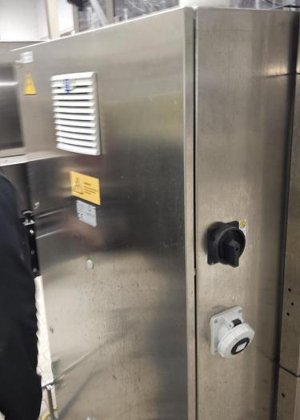 使い捨てボトル充填ライン