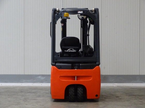 2019年林德E16C-02 - TRIPLEX电动三轮叉车