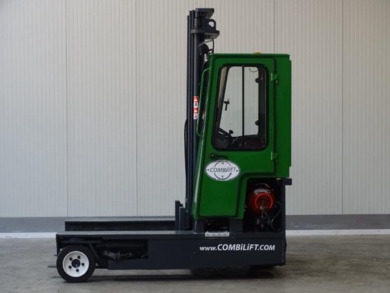2008 年 Combilift C3000 四向侧装机