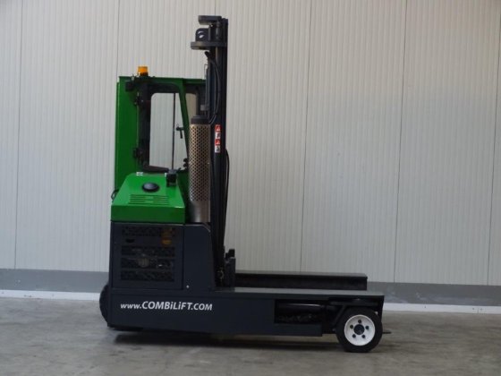 2008 年 Combilift C3000 四向侧装机