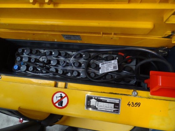 2008年永恒力EJC110堆高车