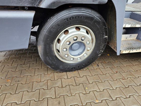 2013年特伯格YT182码头牵引车