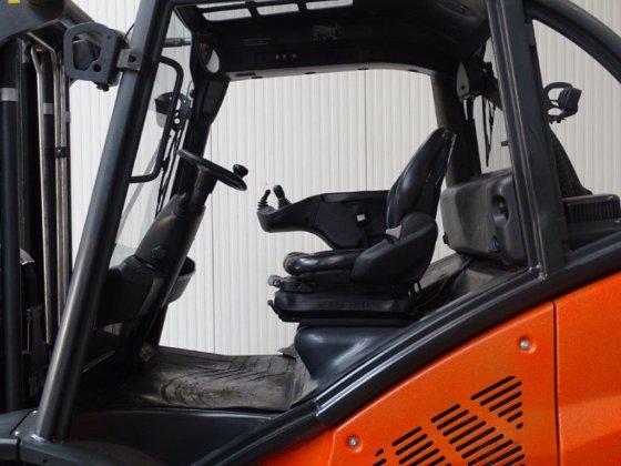 2015年林德H50D-02集装箱室内叉车 TRIPLEX 柴油叉车