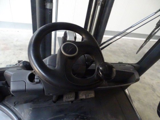 2015年林德H50D-02集装箱室内叉车 TRIPLEX 柴油叉车