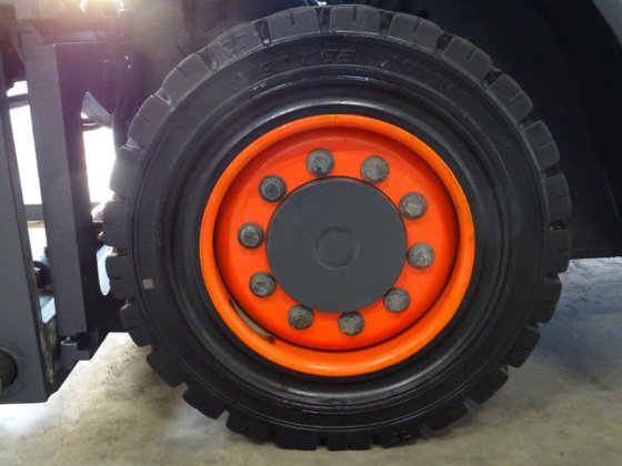 2015年林德H50D-02集装箱室内叉车 TRIPLEX 柴油叉车