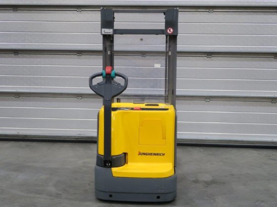 2017款永恒力EJC214堆高车