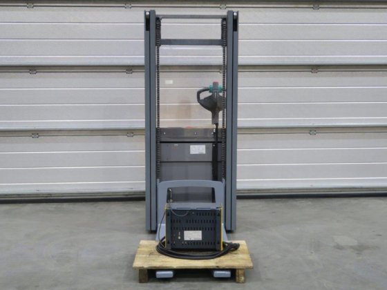 2017款永恒力EJC214堆高车