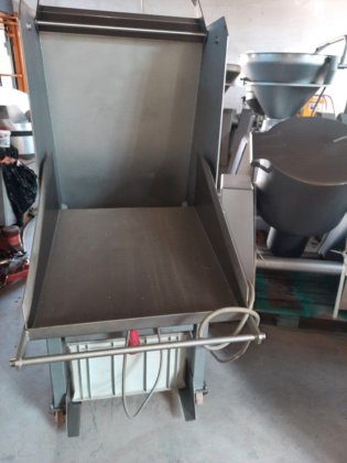 马古里特222型冷冻肉切碎机