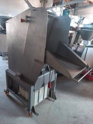 马古里特222型冷冻肉切碎机