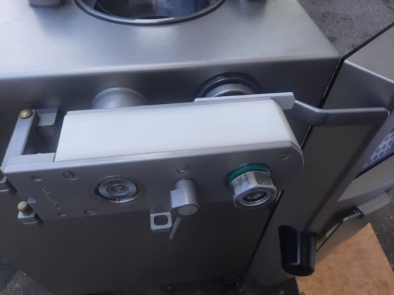 Handtmann VF 608真空灌装机