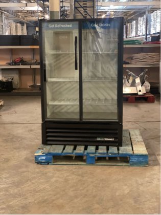 True Visual True Visual Merchandiser Slim Line Refrigerator with Swing Door in ...