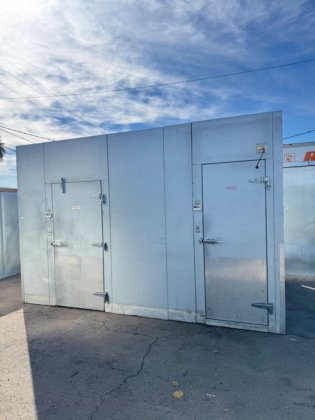 Walk-In Refrigerator Freezer Combo in Phoenix, AZ, USA