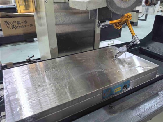 ETD-70150 岡本式エストップファクトリー人間工学設計CNC平面金属研削盤