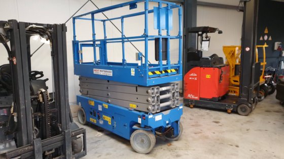 Lift Model Number GS-2632 Capacity 26ft 500-Lb Genie Self-Propelled Scissor Lift Aerial Work Platform