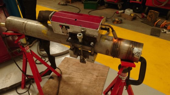 轨道式 MIG 焊机，Schmidgruber 机械制造公司的焊接设备