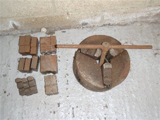 用于夹持焊接件定位器的卡盘