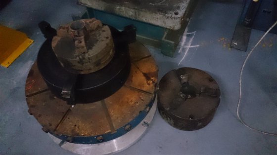 用于夹持焊接件定位器的卡盘