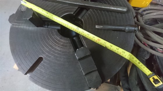 用于夹持焊接件定位器的卡盘