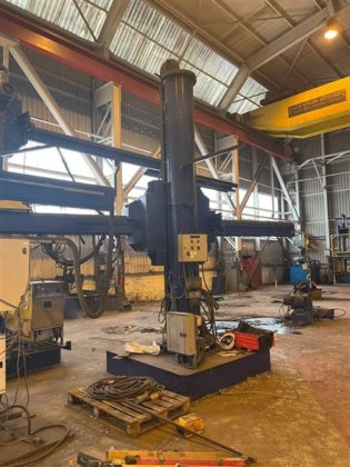 博德人民币立柱和吊杆