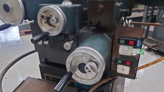 Elliott 精密工具室磨床