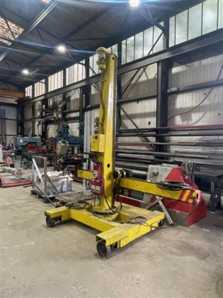 伊萨 MK 立柱和吊杆