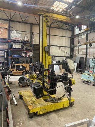 伊萨 MK 立柱和吊杆