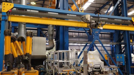 伊萨行进速度 横梁滑架 立柱和吊杆